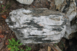 Ландшафтный камень (валуны,глыбы)