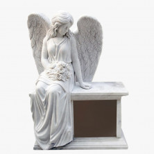 Мемориальная скульптура "Ангел на постаменте"