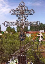 Кованный крест на могилу