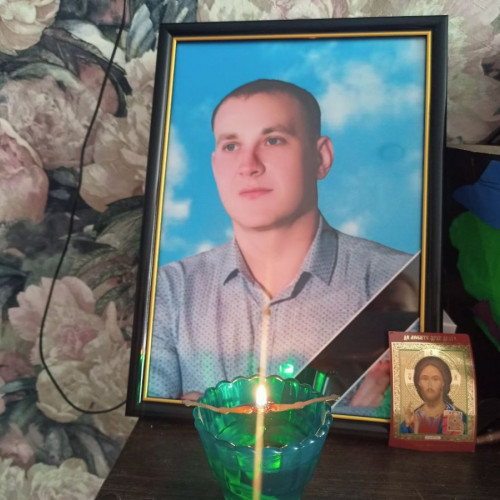 В Челябинске, бригадира цеха по обработке мрамора похоронили в долг