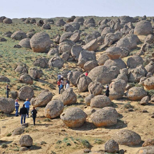 «Долина каменных шаров» в Казахстане